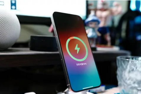 林芝苹果15换屏服务分享用什么充电器给iPhone15充电更好 